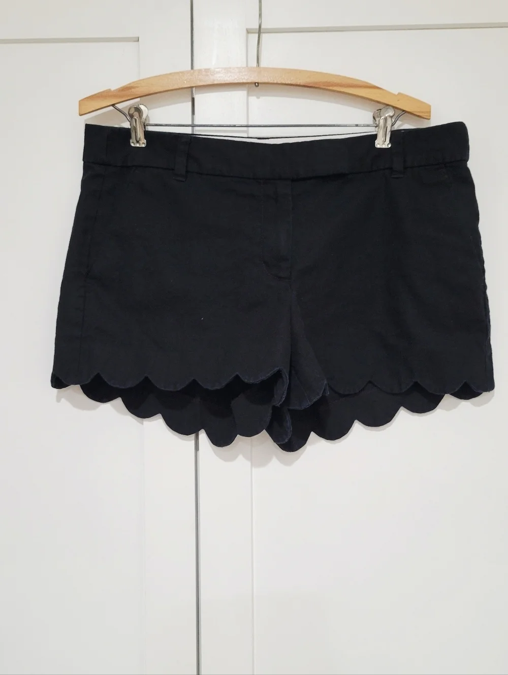 J. Crew Black Linen Blend Scalloped Hem Women’s Black Shorts | Size 12